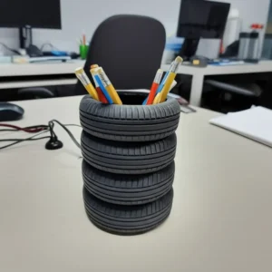 Lapicera llantas apiladas