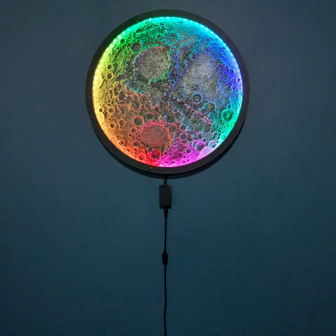 Lámpara luna hiperrealista